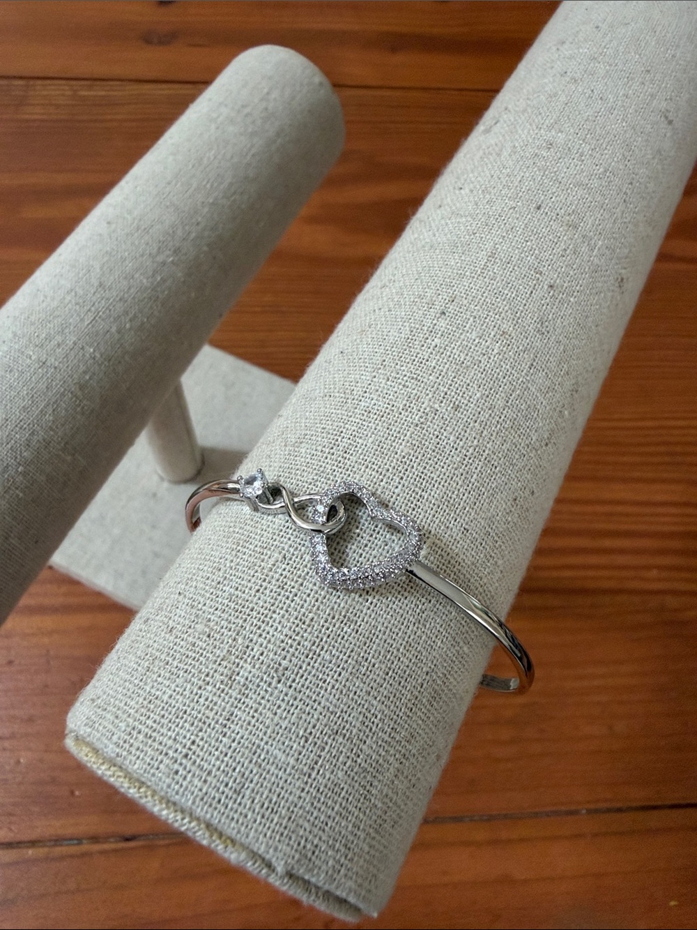 Silvertone Heart Infinity Bracelet, NIB, NWOT
